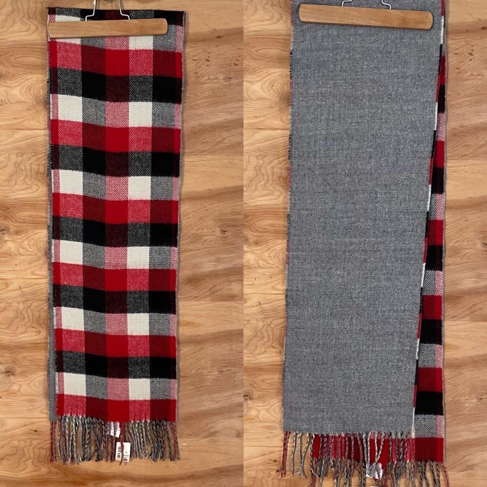 Aeropostale 10x74” reversible red plaid gray scarf